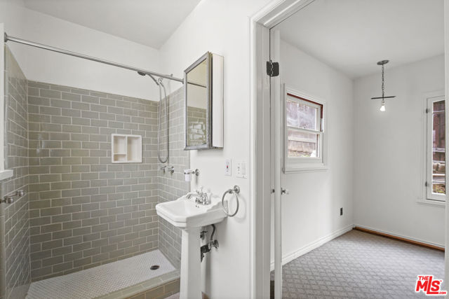 1811 Effie Street, Los Angeles CA: https://media.crmls.org/mediaz/dc827340-569a-4678-8dab-62cb4997b57d.jpg