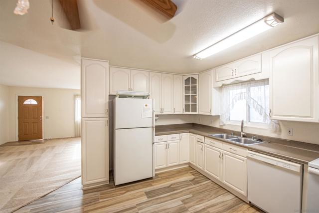 14728 Jeff Park Lane, Poway CA: https://media.crmls.org/mediaz/dc828d70-b117-4e65-871b-af2b0ec05554.jpg