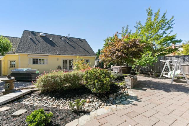 2982 Arguello Drive, Burlingame CA: https://media.crmls.org/mediaz/dc82cd25-e3a3-45af-91a7-1bb04fa574f0.jpg
