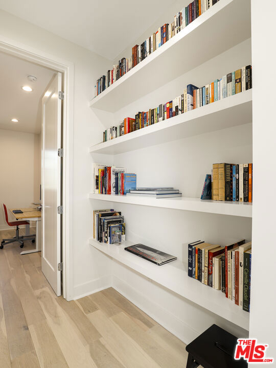 1741 S S Marvin Ave, Los Angeles CA: https://media.crmls.org/mediaz/dc833318-a6bb-4d70-9836-7bdd3875df66.jpg