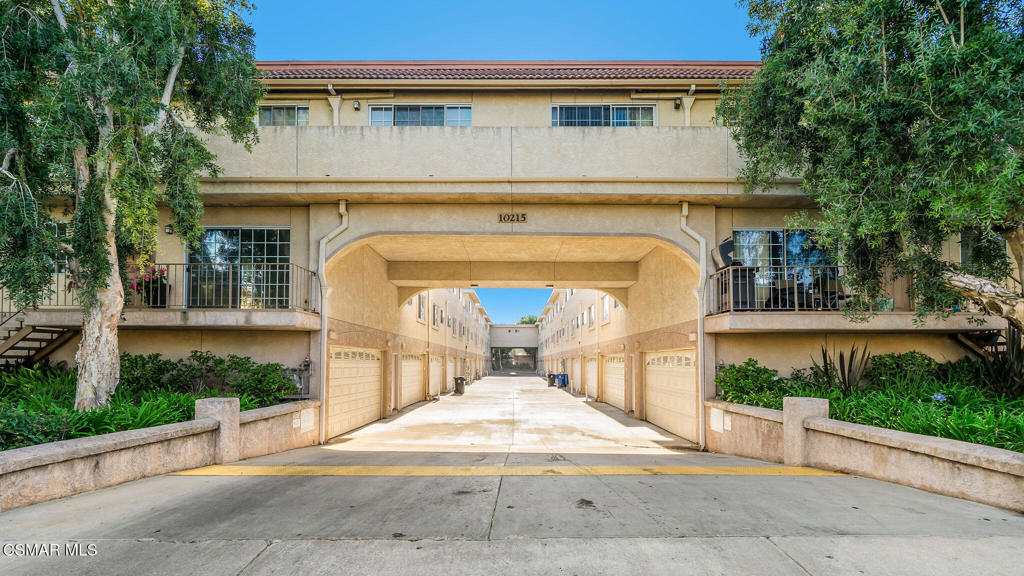 10215 Variel Avenue #11