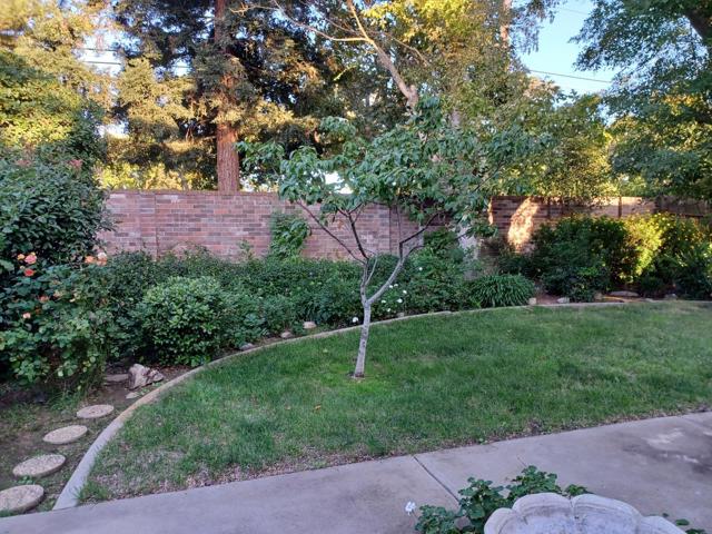 8959 Boreal Way, Elk Grove CA: https://media.crmls.org/mediaz/dc842c18-e5e7-40c2-9184-2450c15d2a79.jpg