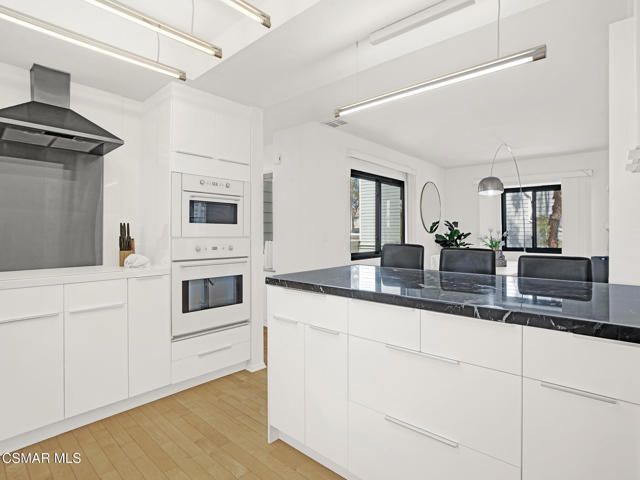 1206 S Westlake Boulevard, Westlake Village CA: https://media.crmls.org/mediaz/dc84b19d-2954-48e3-9fa3-b0e69f4a708c.jpg