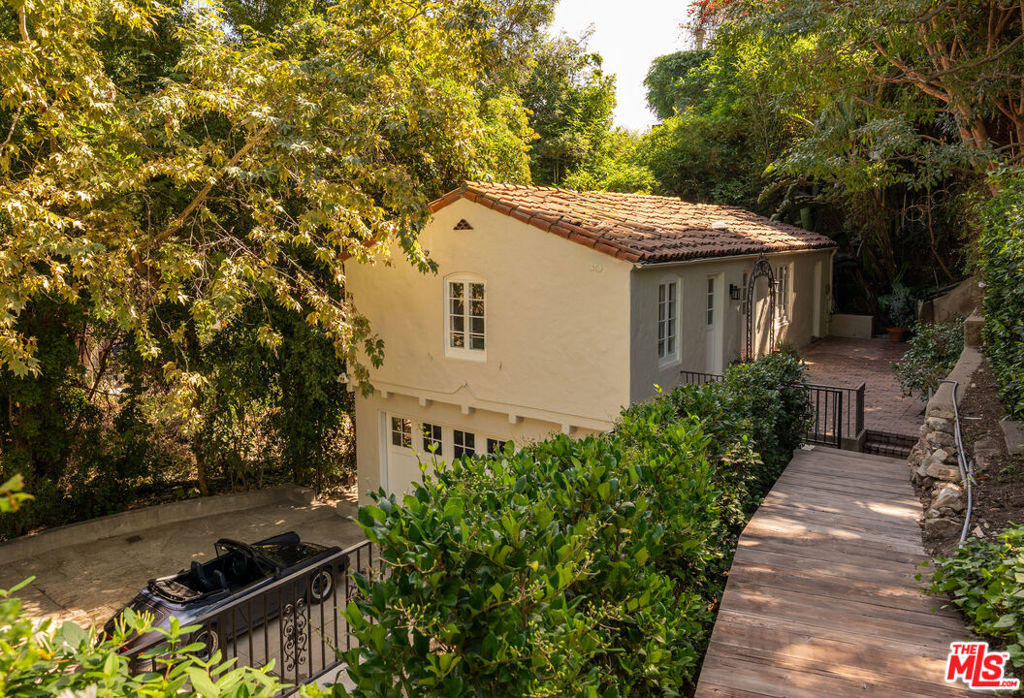 488 St. Pierre Drive