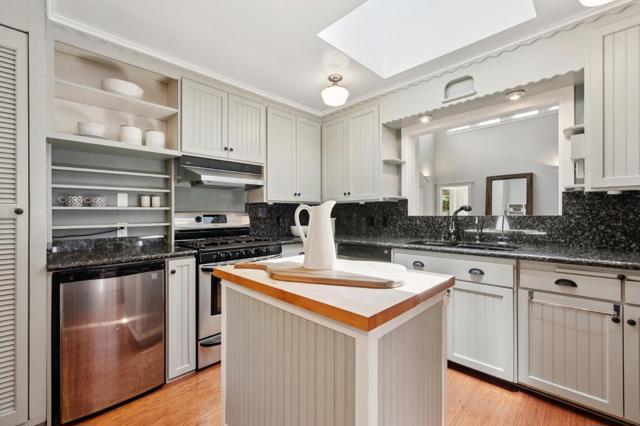 227 Santa Margarita Avenue, Menlo Park CA: https://media.crmls.org/mediaz/dc84c5b1-aaf8-42d6-b5fc-79057061a365.jpg