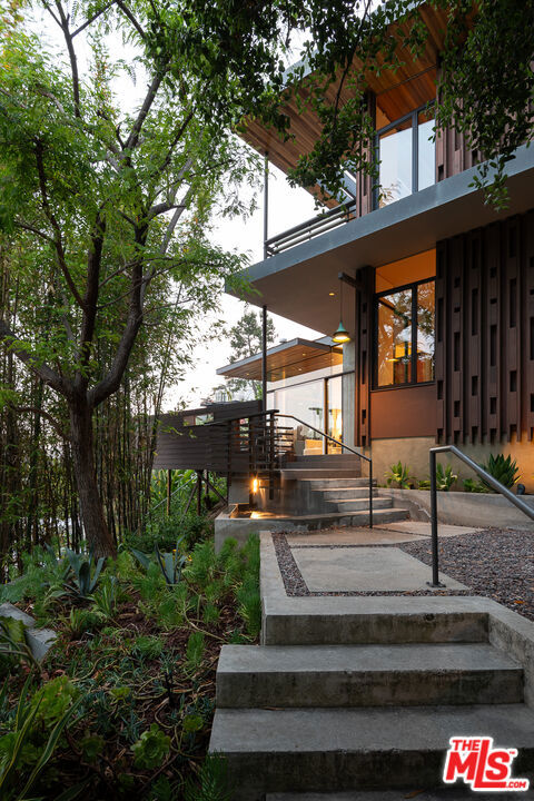 1855 Redcliff Street, Los Angeles CA: https://media.crmls.org/mediaz/dc84f98a-ae95-4057-bfe7-7f74c3931d0f.jpg