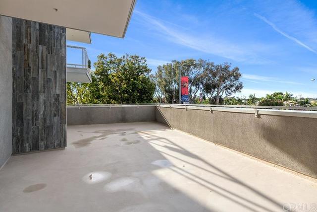 723 Grand, Carlsbad CA: https://media.crmls.org/mediaz/dc85a5e0-536f-404f-91b6-956ae7d3d7dc.jpg