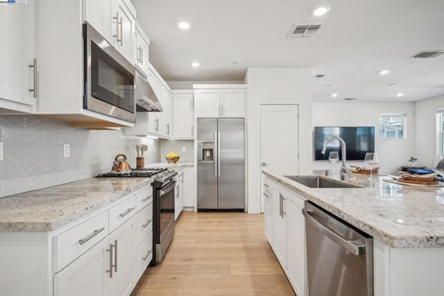 Image 14 of 60 For 37450 Watersail Way