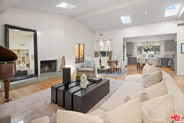 Drew Fenton | 707 Jacon Way Pacific Palisades CA | MLS: 7469273 Drew Fenton | 707 Jacon Way Pacific Palisades CA | MLS: 7469273