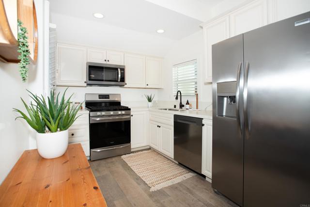 Detail Gallery Image 6 of 21 For 1295 Essex St, San Diego,  CA 92103 - 2 Beds | 1 Baths