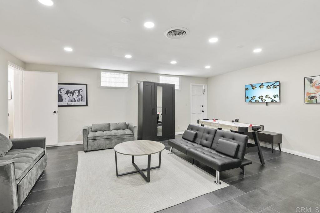 9452 Larrabee Avenue - photo 14