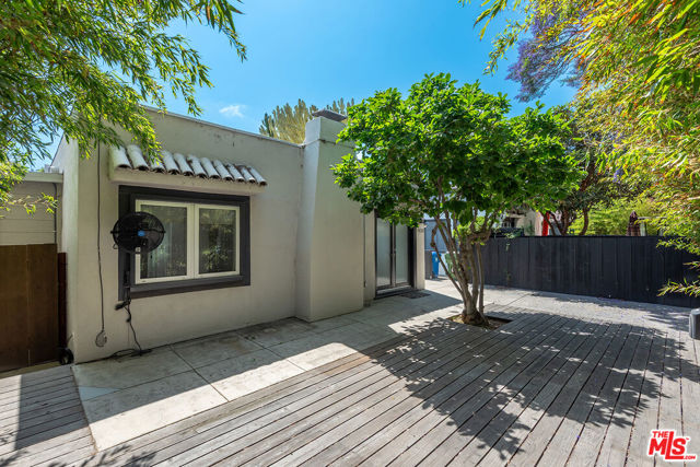 1939 Purdue Avenue, Los Angeles CA: https://media.crmls.org/mediaz/dc872fd9-c41c-4754-bbfb-4367ad429423.jpg