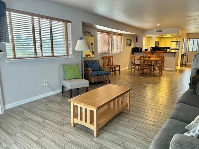 522 Seascape Resort Drive, Aptos CA: https://media.crmls.org/mediaz/dc875e1f-21af-4652-bc90-d1bd9a21983c.jpg