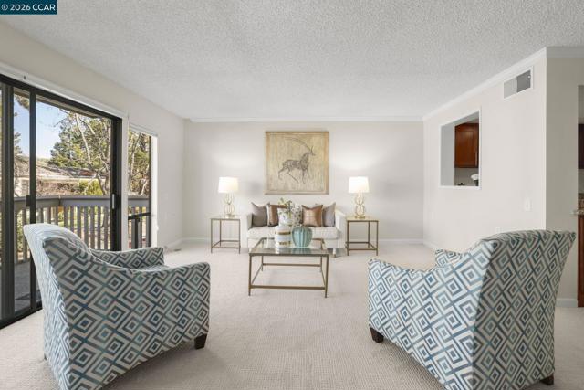 1525 Canyonwood Ct, Walnut Creek CA: https://media.crmls.org/mediaz/dc879679-9349-4630-a818-c104e537b91d.jpg