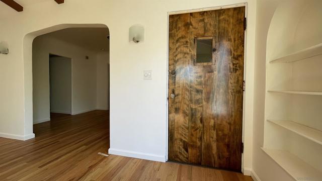 366 Palm Ave, Chula Vista CA: https://media.crmls.org/mediaz/dc882ffd-ce05-4183-8c90-dde04ef8e809.jpg