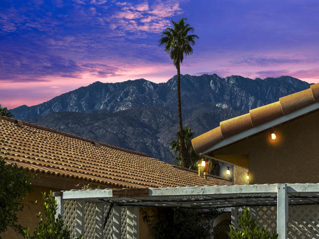 2800 E San Juan Road, Palm Springs CA: https://media.crmls.org/mediaz/dc88be6d-585b-423e-916d-1ac464366399.jpg