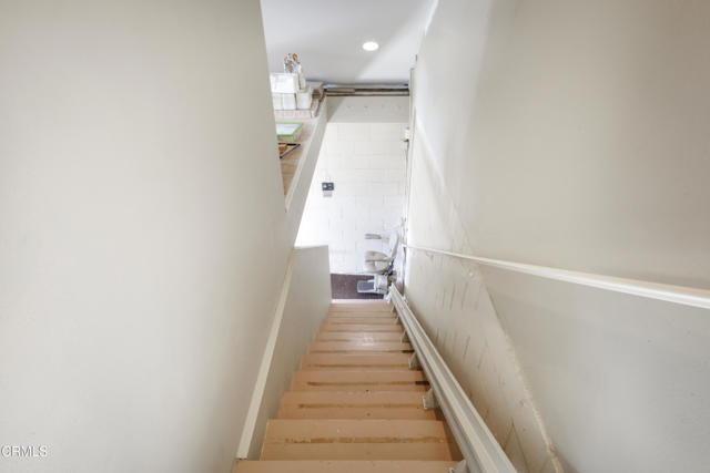 Detail Gallery Image 28 of 39 For 251 S Skyline Dr, Thousand Oaks,  CA 91361 - 4 Beds | 2/1 Baths