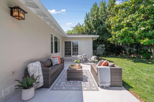 207 Thomas Drive, Los Gatos CA: https://media.crmls.org/mediaz/dc893280-afbf-4f67-b6b2-9374ffe18106.jpg