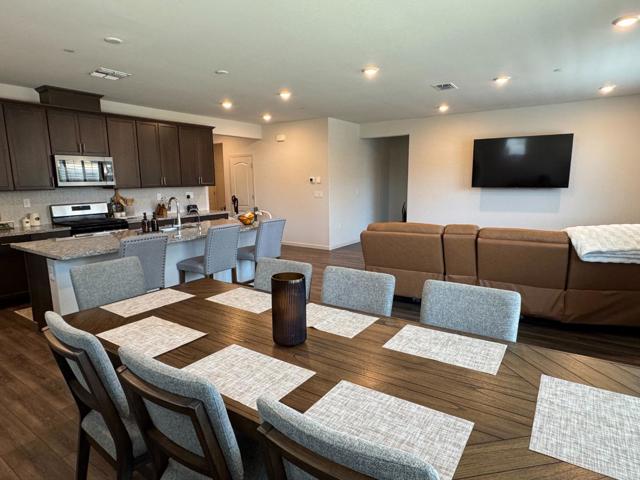 332 Manchester Drive, Los Banos CA: https://media.crmls.org/mediaz/dc894983-5140-417c-a1e8-2e0580402997.jpg