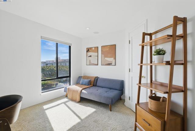 3 Commodore Dr, Emeryville CA: https://media.crmls.org/mediaz/dc8a081b-868c-4a17-af54-15e3dff5de68.jpg