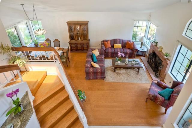 904 Robinwood Drive, Oceanside CA: https://media.crmls.org/mediaz/dc8a8d62-4eef-4335-a5f7-1637a92389bb.jpg