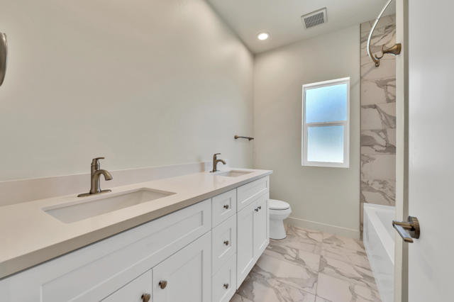 33912 Whispering Palms Trail, Cathedral City CA: https://media.crmls.org/mediaz/dc8a9d54-31db-4b38-a792-8025e6f192ae.jpg