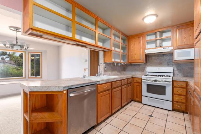 7701 Marie Avenue, La Mesa CA: https://media.crmls.org/mediaz/dc8a9d5f-a319-4dcb-91db-a2a3258d0479.jpg
