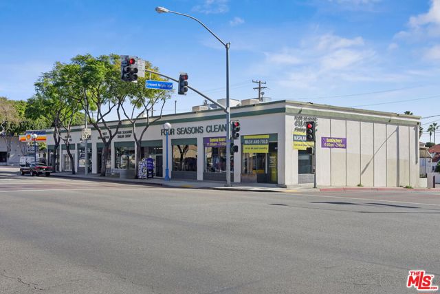 8042 SANTA MONICA Boulevard photo 3
