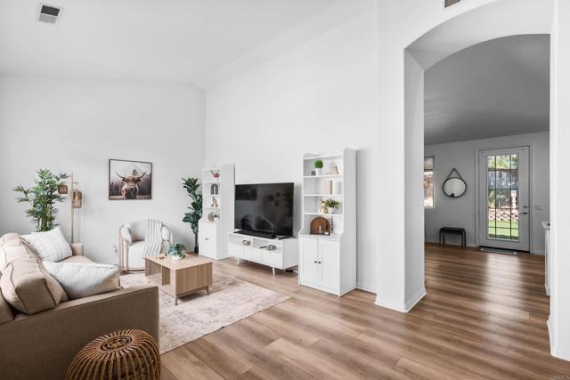1111 Amelia Place, Escondido CA: https://media.crmls.org/mediaz/dc8b797d-dd94-41be-8dc5-d767799813dd.jpg