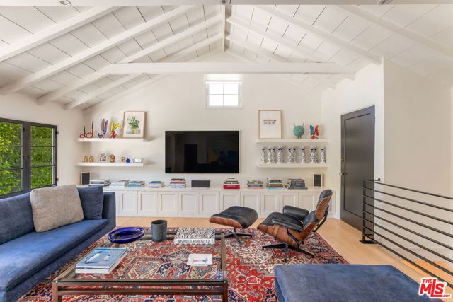 8917 Dorrington Avenue, West Hollywood CA: https://media.crmls.org/mediaz/dc8d6863-807f-4b2d-b220-4acad11ce5a6.jpg
