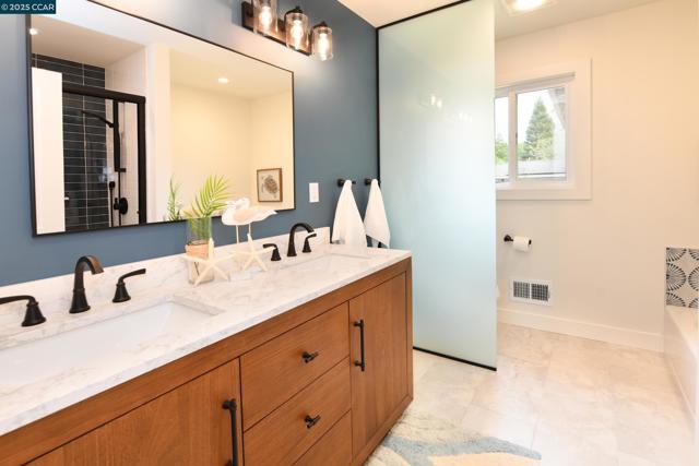 2200 Tice Valley Blvd +3BR ADU, Walnut Creek CA: https://media.crmls.org/mediaz/dc8d7f11-9c5c-4047-92a0-c75cf8dbb01b.jpg