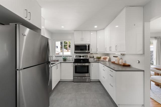 485 San Bruno Avenue, Brisbane CA: https://media.crmls.org/mediaz/dc8e0af4-e519-4807-98ed-2b87143aa7f8.jpg