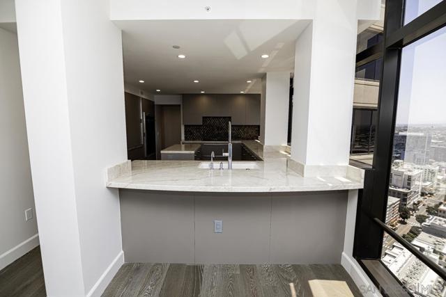 100 Harbor Drive, San Diego CA: https://media.crmls.org/mediaz/dc8e91a7-2955-405e-9c97-82c4fcab0005.jpg