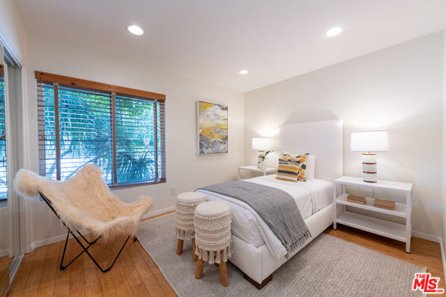 8919 Moorcroft Avenue, West Hills CA: https://media.crmls.org/mediaz/dc8efa40-15d2-4505-ba3f-c2771ee5c083.jpg