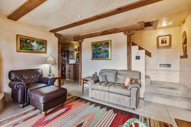 18 Asoleado Drive, Carmel Valley CA: https://media.crmls.org/mediaz/dc8f2e05-d538-4a24-a545-9f6b73165bfe.jpg