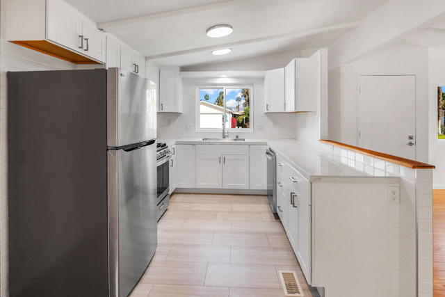 1223 Via Yolo, Cathedral City CA: https://media.crmls.org/mediaz/dc8f5523-5475-418a-87a5-a81719e44171.jpg