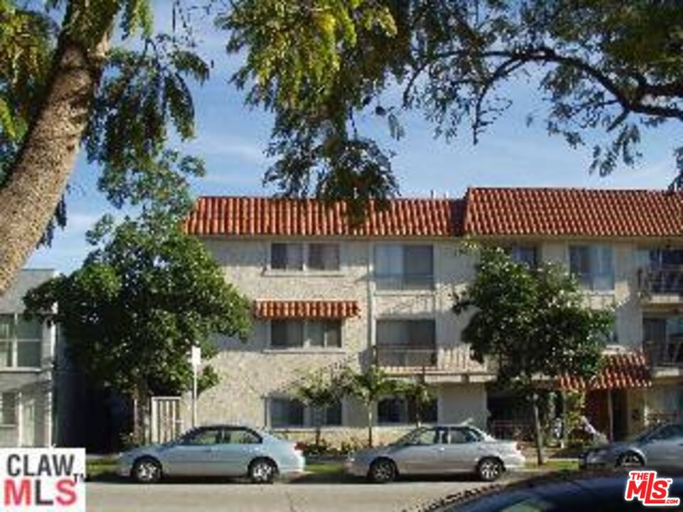11656 Montana Avenue #201