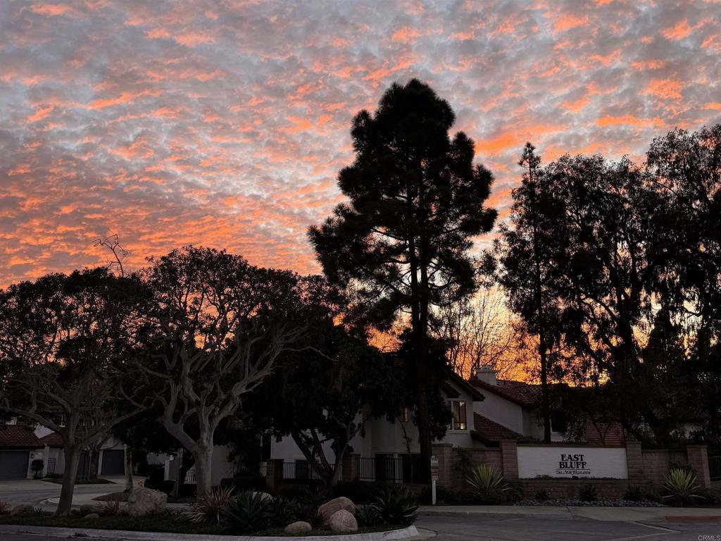 https://media.crmls.org/mediaz/dc8fd6a7-8e7e-4551-9b57-20d736d5186b.jpg?preset=X-Large