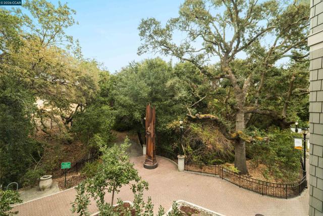 1000 Dewing Ave, Lafayette CA: https://media.crmls.org/mediaz/dc90b200-0915-49f6-94cc-9d4308397288.jpg