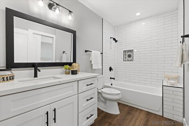 914 10th St, Imperial Beach CA: https://media.crmls.org/mediaz/dc90c96f-0379-4ec4-9fc3-a2081ec32a38.jpg