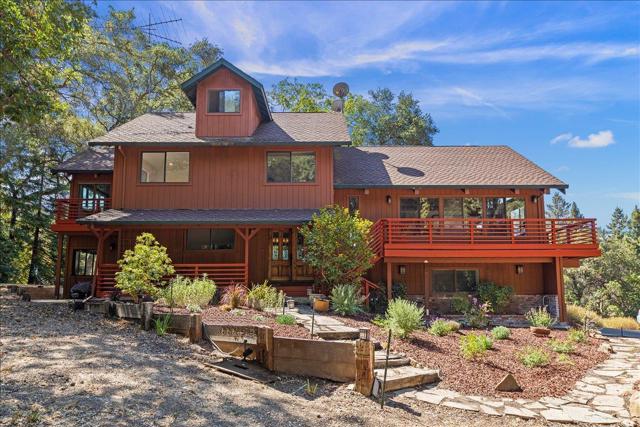 17337 Debbie Road, Los Gatos CA: https://media.crmls.org/mediaz/dc90fd5a-1f21-4185-851f-effa817a8588.jpg