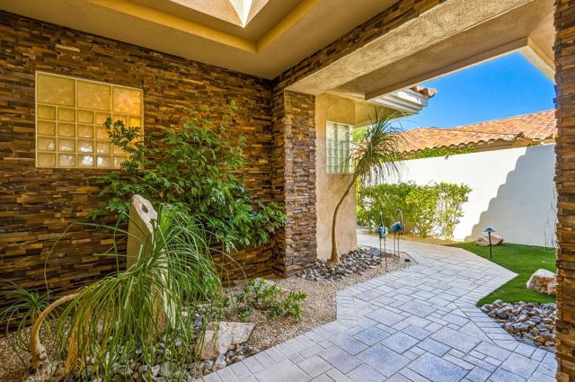 801 Deer Haven Circle, Palm Desert, CA 92211