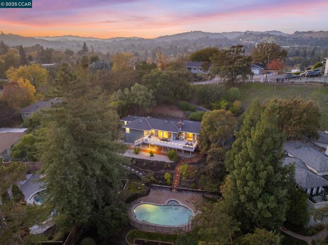 110 Twin Peaks Drive, Walnut Creek CA: https://media.crmls.org/mediaz/dc91492f-200a-475a-b99a-5c7da153f208.jpg