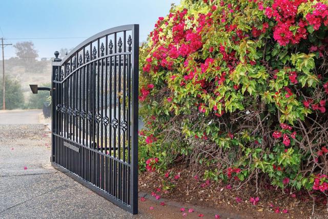 Detail Gallery Image 4 of 42 For 15519 Villa Sierra, Valley Center,  CA 92082 - 4 Beds | 3 Baths
