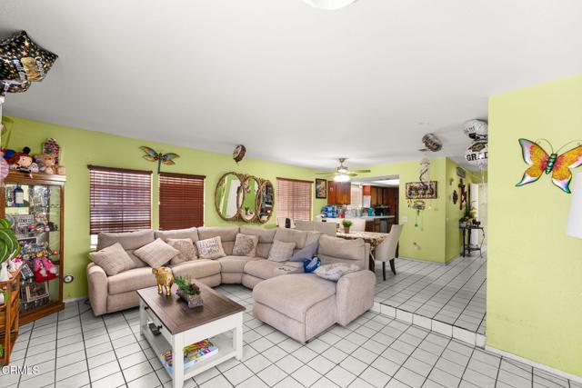 14134 Orizaba Avenue, Paramount CA: https://media.crmls.org/mediaz/dc91c931-7e4d-4e67-a54c-5b92adba1443.jpg