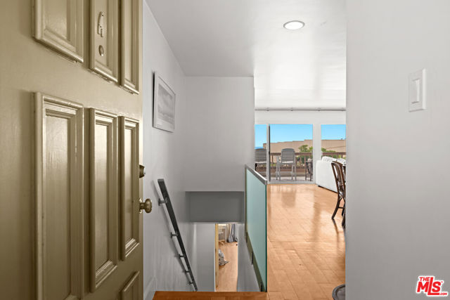 23908 De Ville Way, Malibu CA: https://media.crmls.org/mediaz/dc91ce08-3829-425c-92c9-99e8a7fd488c.jpg