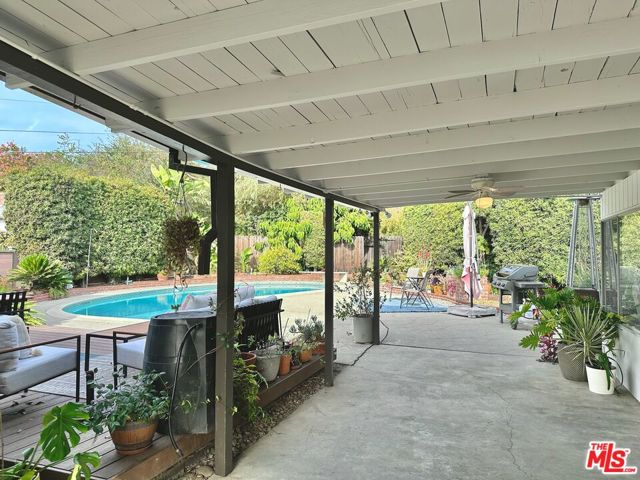 2132 Mcpherson Place, Los Angeles CA: https://media.crmls.org/mediaz/dc926aff-4c07-4600-9e2f-9d0b0d5ae4dd.jpg