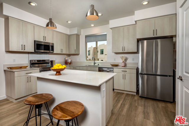 1483 W Vista Way, San Pedro CA: https://media.crmls.org/mediaz/dc92bccb-fc27-4a27-bb1d-7ba884ec0d0c.jpg