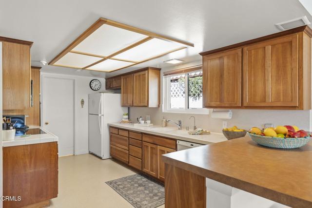 4907 Island View Street, Oxnard CA: https://media.crmls.org/mediaz/dc930836-1eb8-4b2a-9f03-2c94f6913a0d.jpg