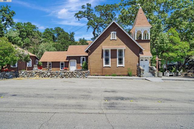 126 Kilkare Rd, Sunol CA: https://media.crmls.org/mediaz/dc931dfc-0834-4c20-803c-fd9538573ed3.jpg